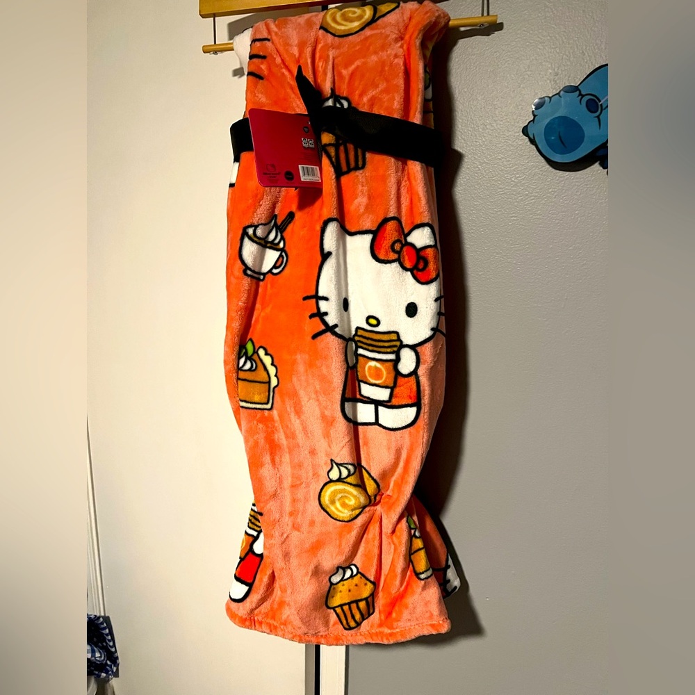Hello Kitty fall blanket